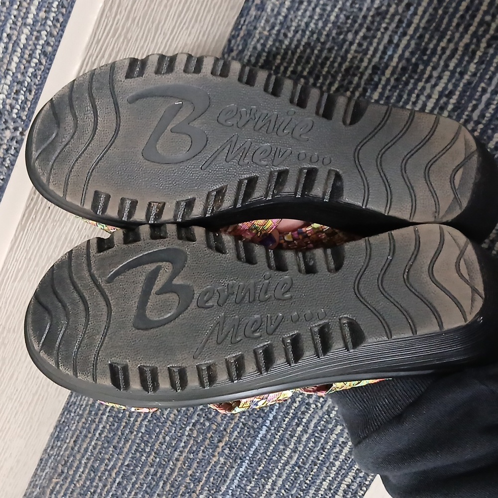Bernie Mev Multi Color Wedge Sandals Size 9 - Picture 5 of 5